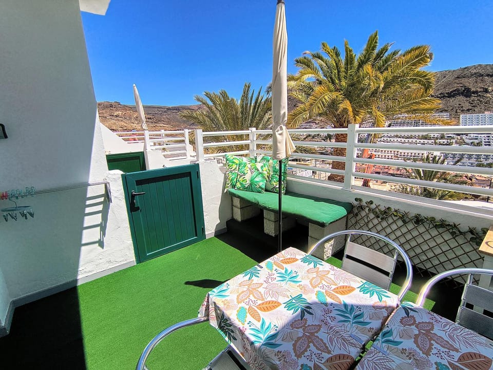 Balcony/Terrace, Balcony/Terrace, Dining area, Mountain view