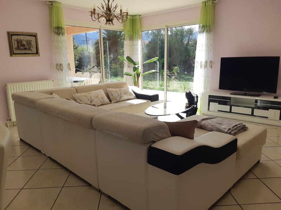 Seating area, Garden view