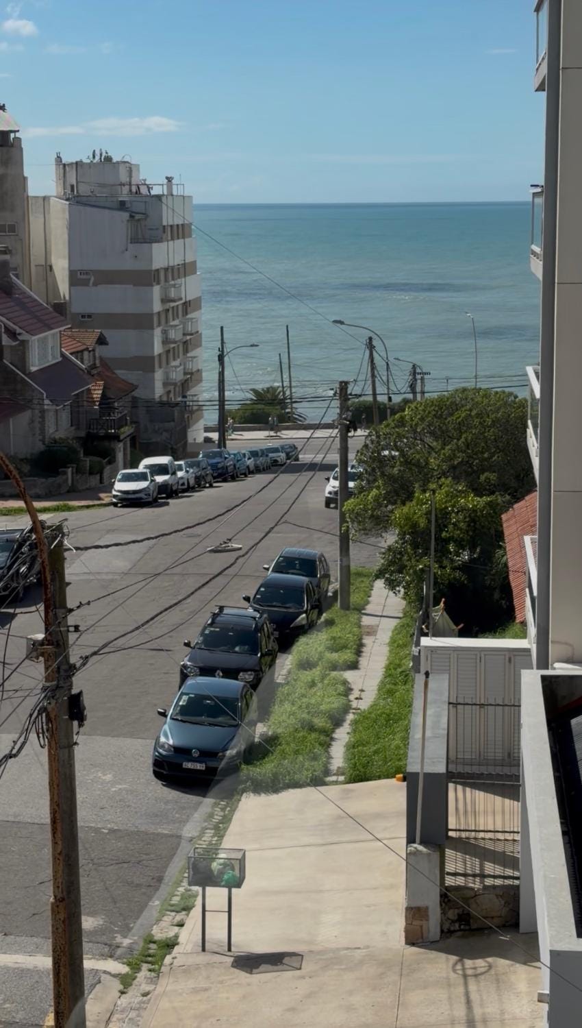 Guests, City view, Sea view, Street view