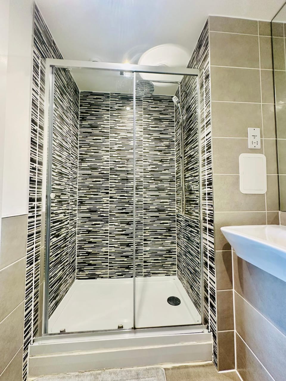 Shower, Bathroom