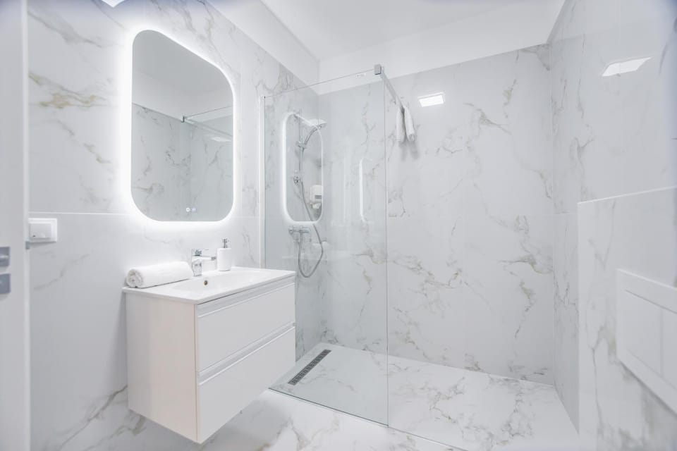 Shower, Bathroom
