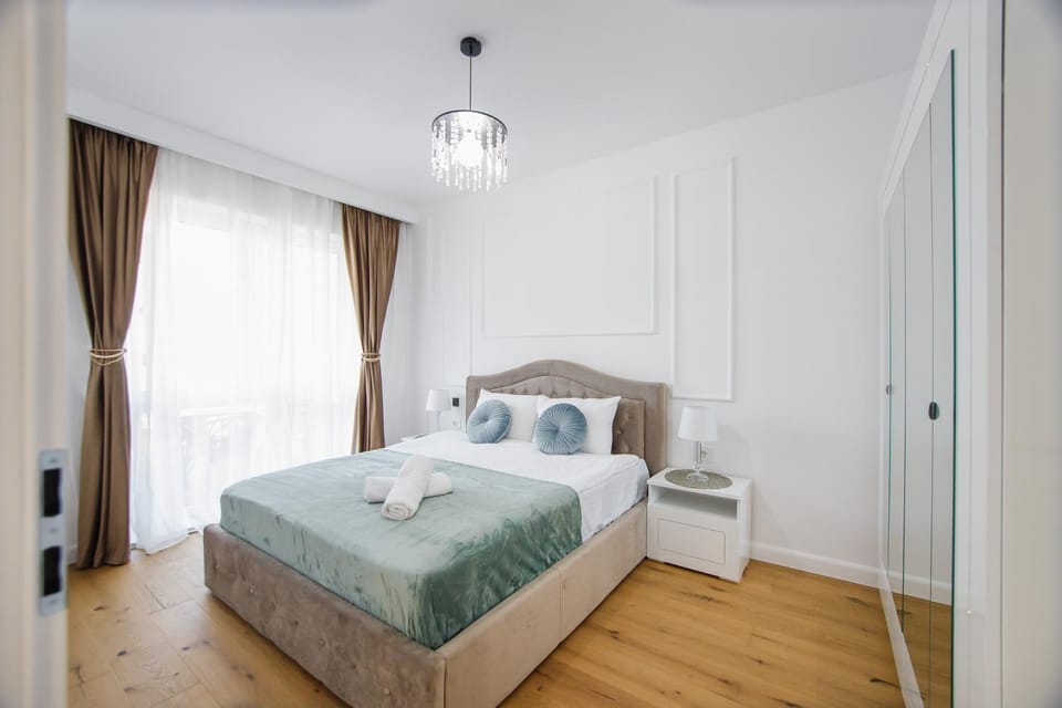 Bed, Bedroom, towels, wardrobe