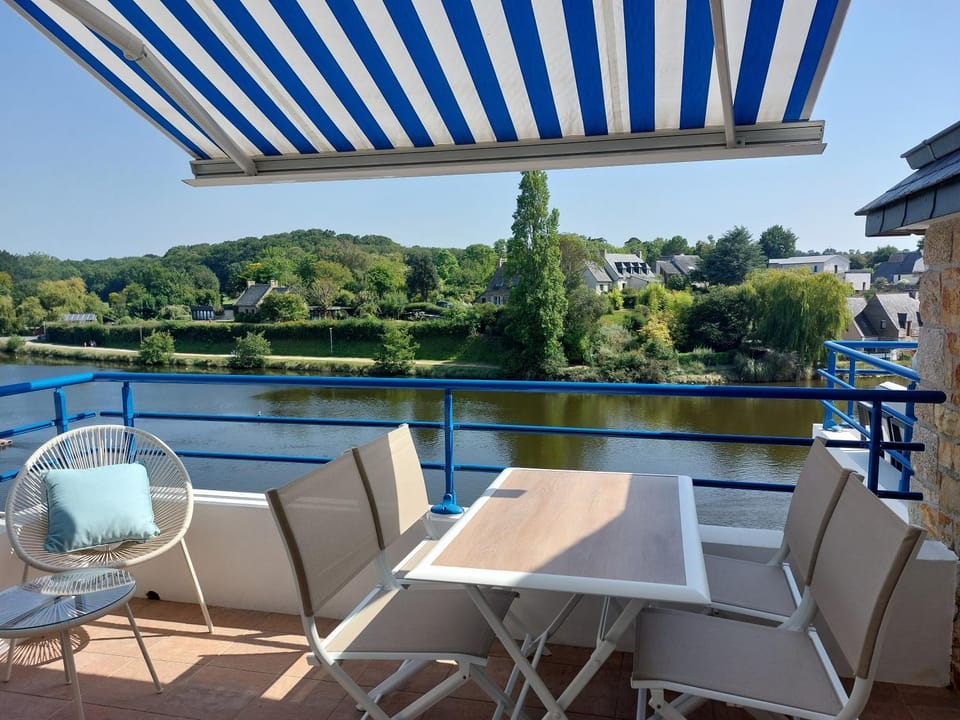 View (from property/room), Balcony/Terrace, Dining area