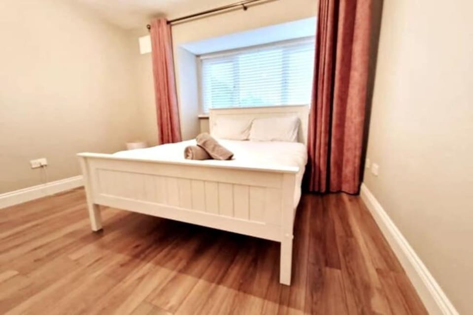 Your Galway Home - Four Bed with Parking! Apartment in Galway