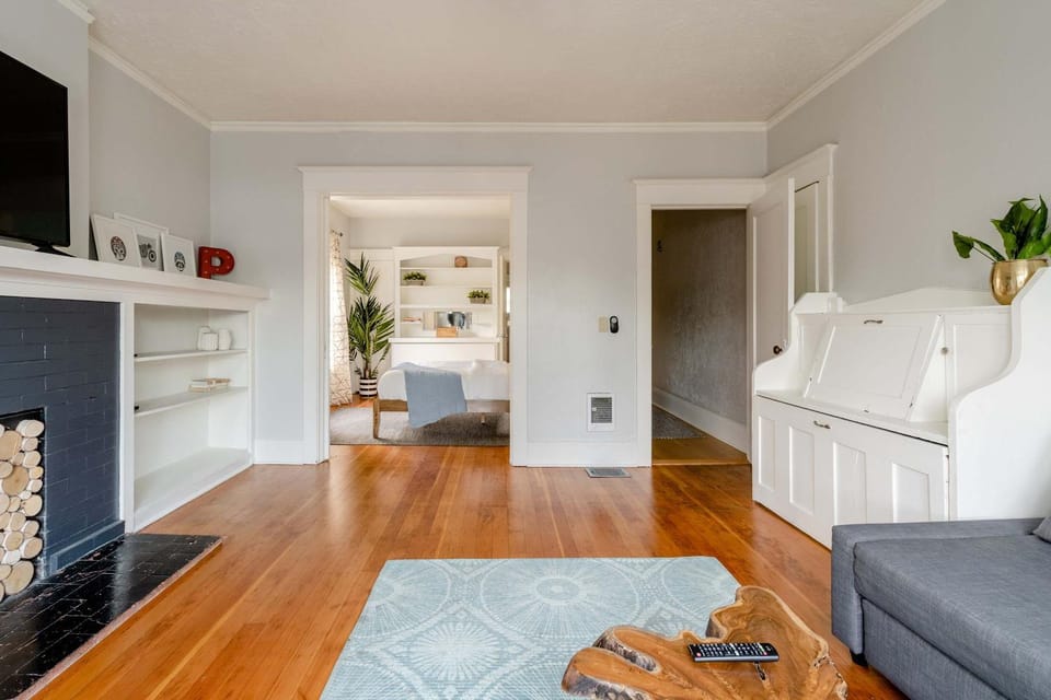 Stay Portland - Portland Classic - Parks, Eateries & Local Shops Apartment in Portland