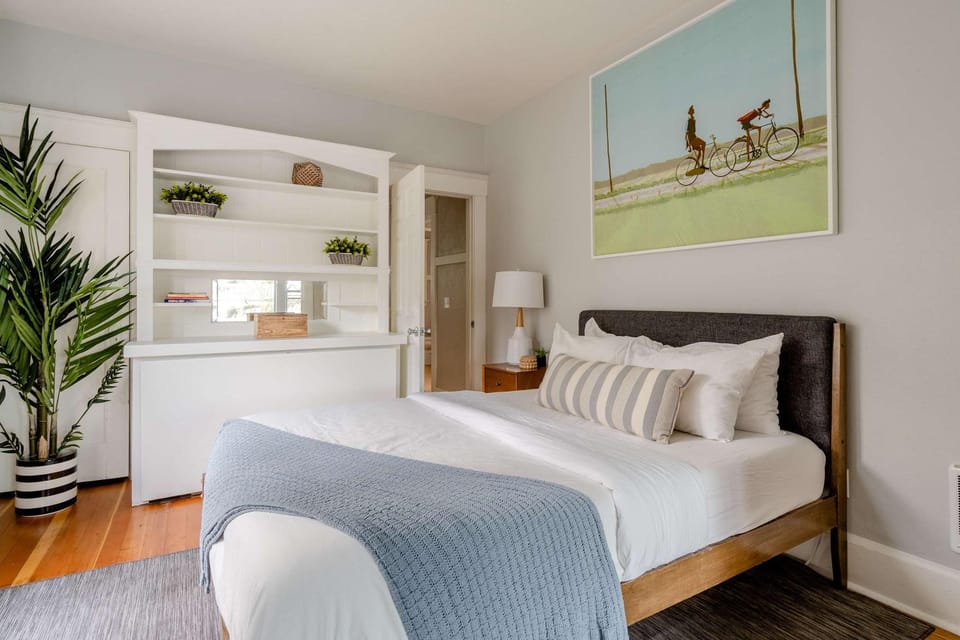 Stay Portland - Portland Classic - Parks, Eateries & Local Shops Apartment in Portland