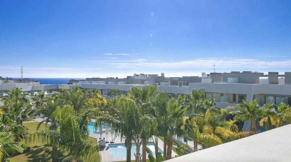 Property building, Day, Natural landscape, City view, Pool view, Sea view, Swimming pool