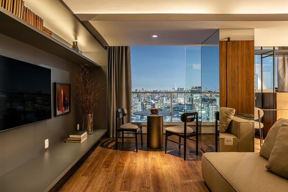 TV and multimedia, Seating area, City view