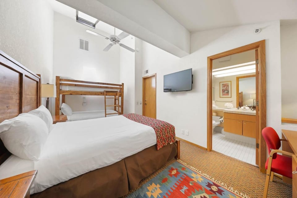 Palisades Tahoe Lodge Rentals Studio Loft #338 Apartment in Palisades Tahoe (Olympic Valley)