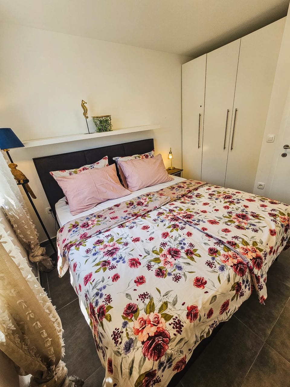 Bed, Photo of the whole room, Bedroom, wardrobe