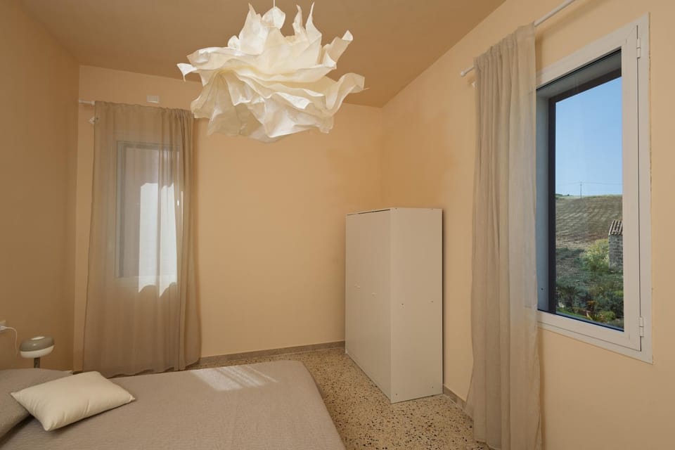 Bed, Natural landscape, Photo of the whole room, wardrobe