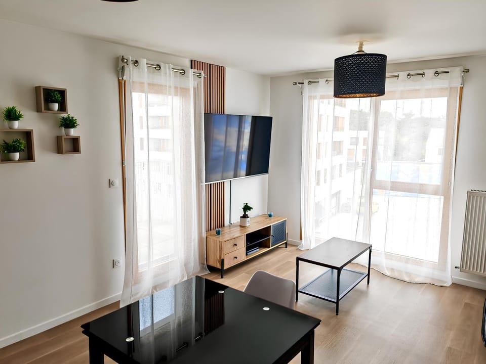 TV and multimedia, Seating area