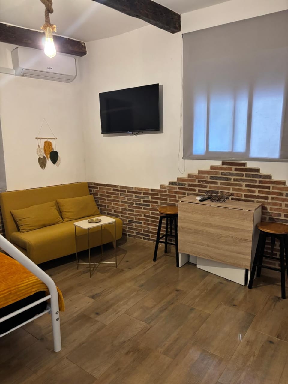 TV and multimedia, Seating area