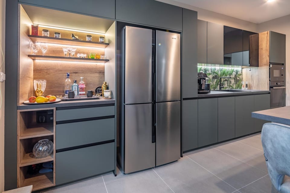 Coffee/tea facilities, Kitchen or kitchenette, oven