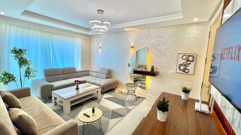 TV and multimedia, Seating area, Dining area
