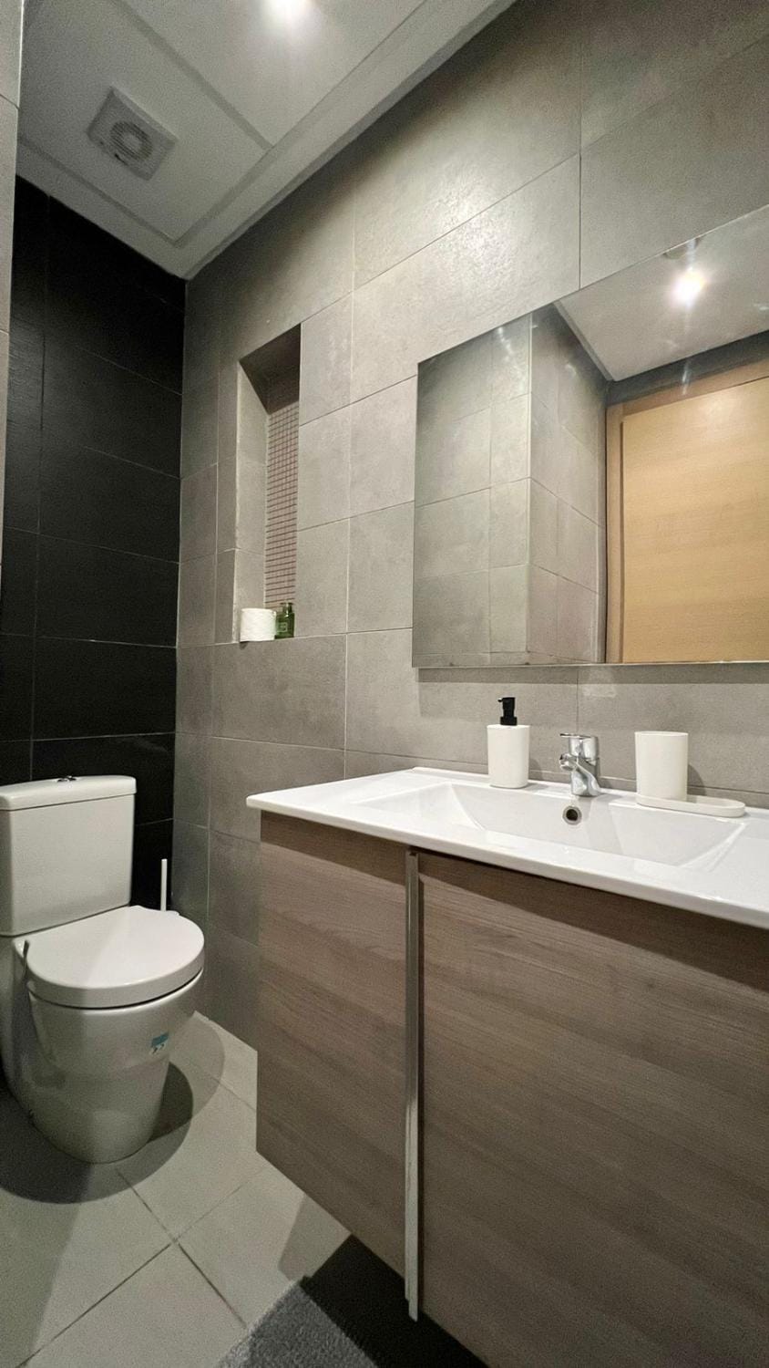 Shower, Toilet, bidet, towels