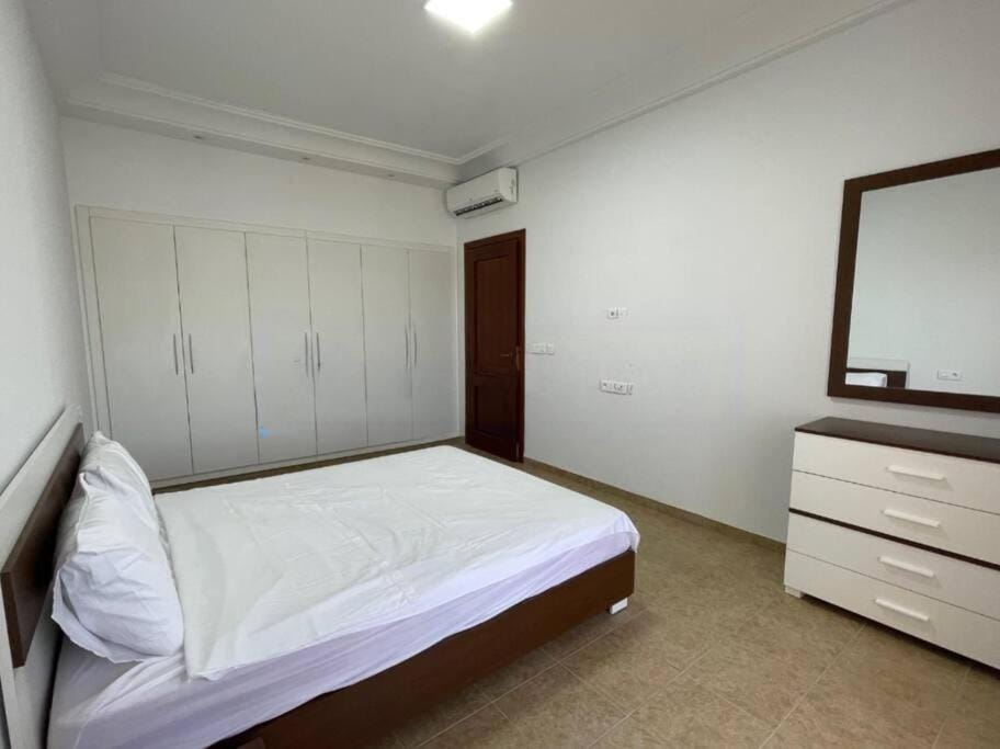 Bed, Photo of the whole room, Bedroom, wardrobe, air conditioner