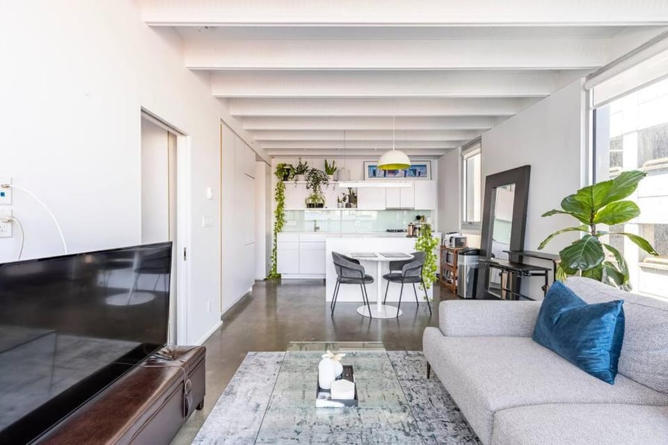TV and multimedia, Living room, Seating area, kitchen