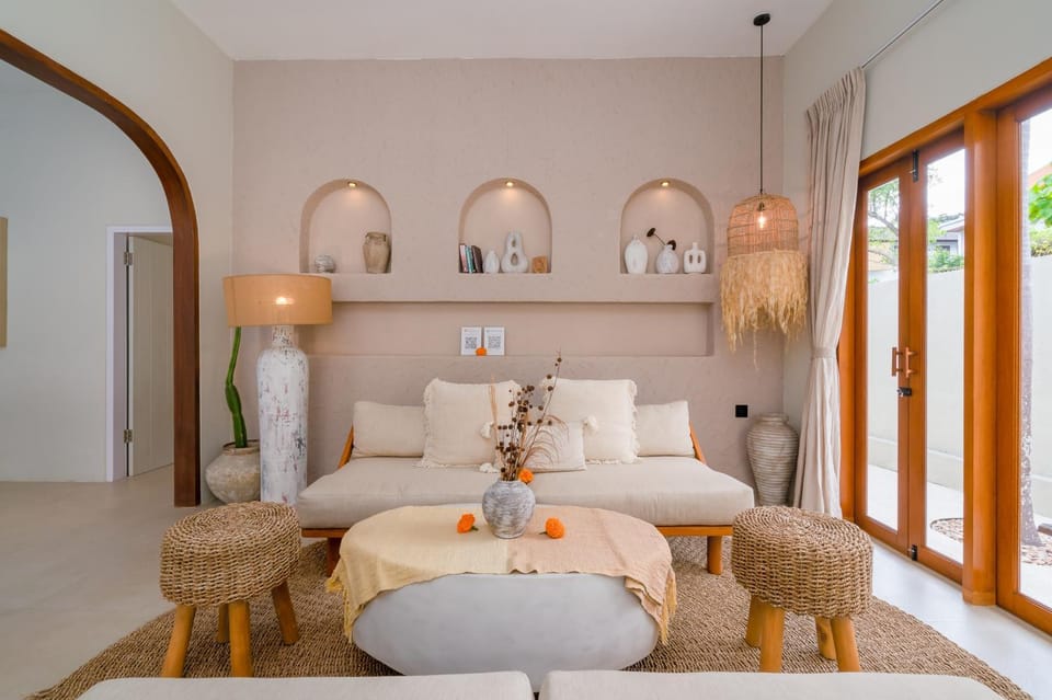 Bed, Living room, Decorative detail, Decorative detail