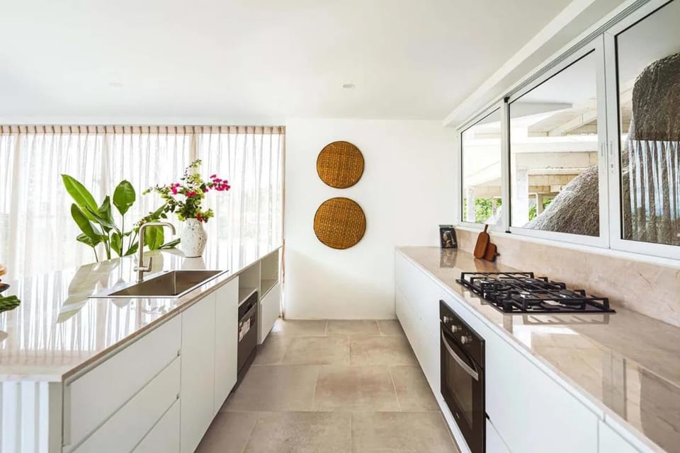 Kitchen or kitchenette, kitchen