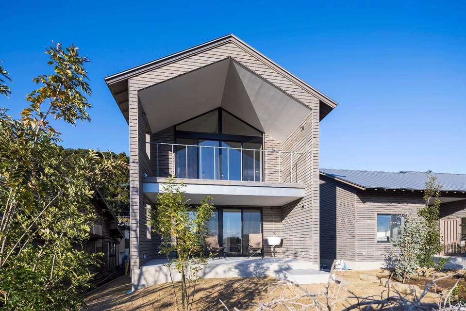 Property building, Spring, Day