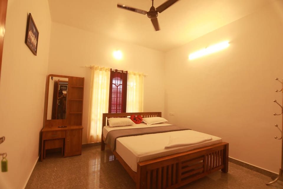 Shower, Bed, Garden, Photo of the whole room