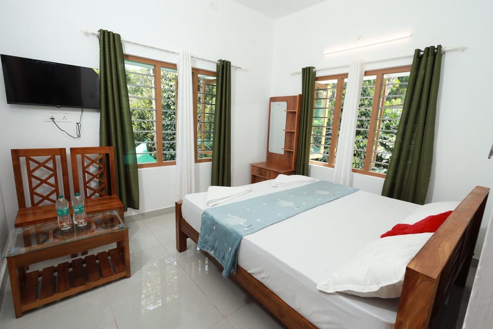 Bed, Photo of the whole room, Evening entertainment, Bedroom