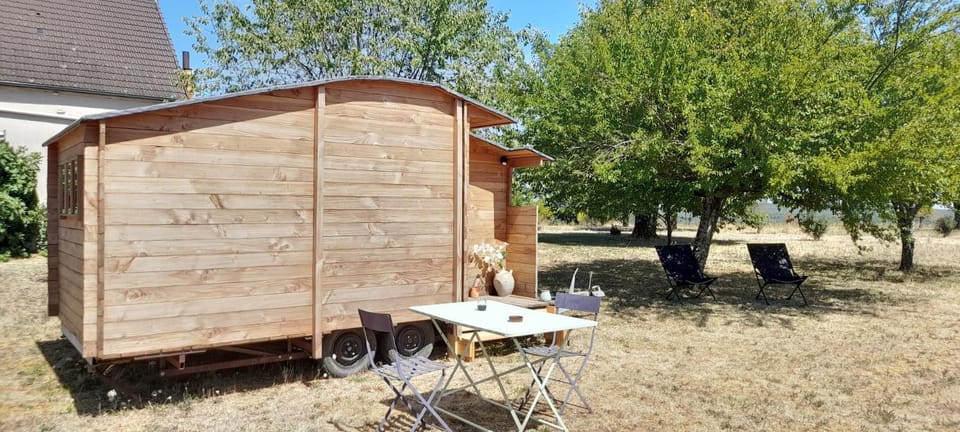 POD en bois Luxury tent in Bourgogne-Franche-Comté