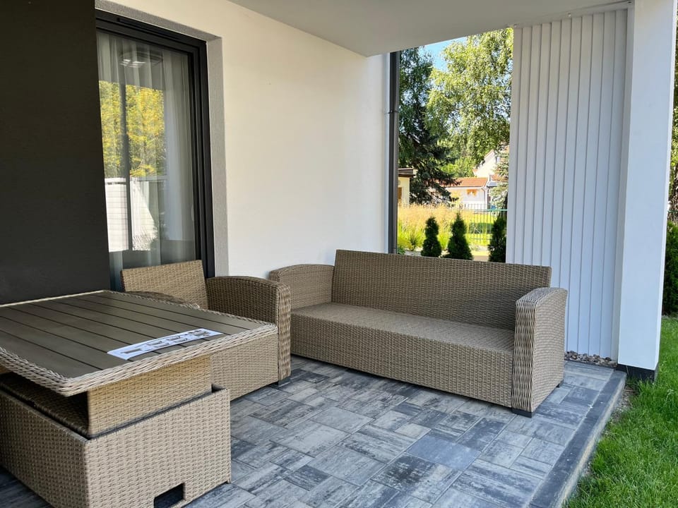 Patio, Seating area