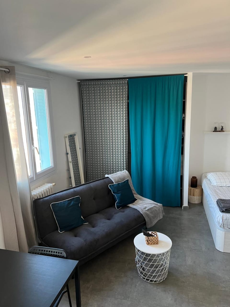 Grand studio avec vue, AC, calme proche ville Apartment in Nice