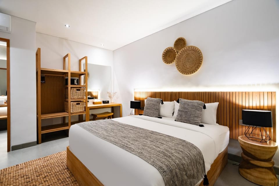 Bed, TV and multimedia, Bedroom, air conditioner