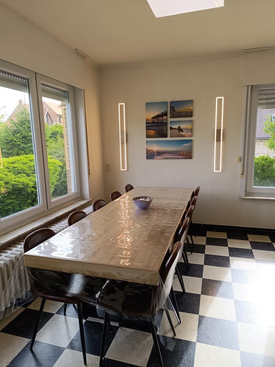 Living room, Dining area