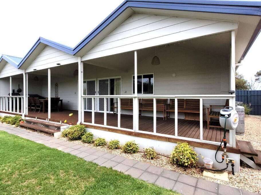 Aworana Shores House in Moonta Bay