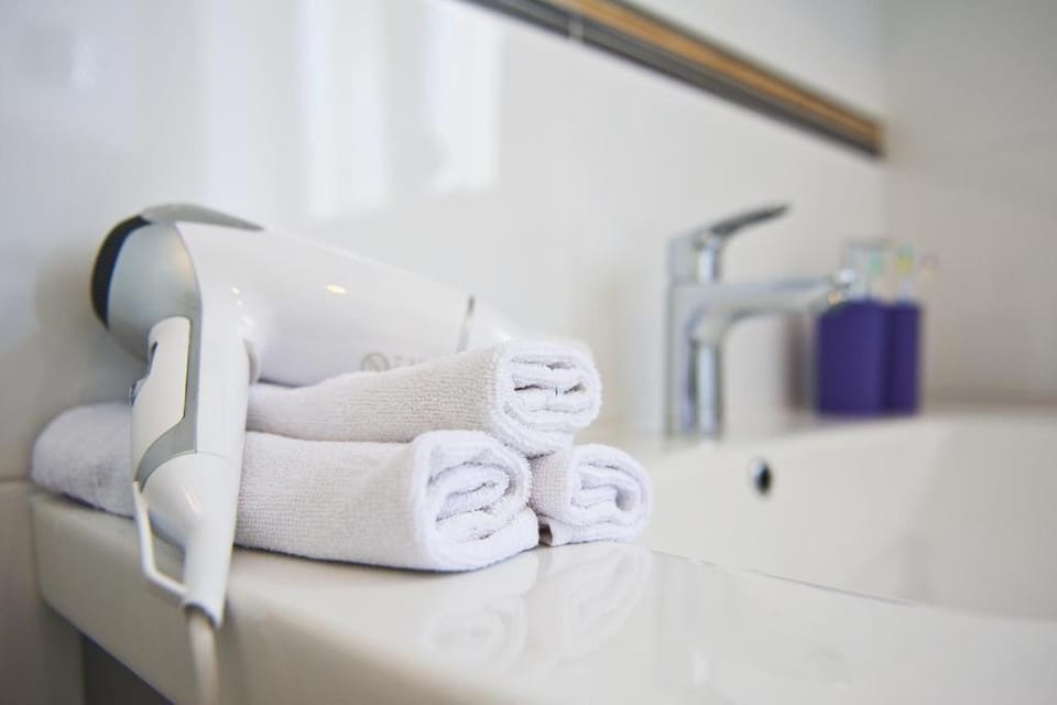Bathroom, towels