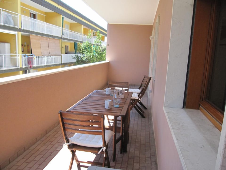 Balcony/Terrace, Dining area
