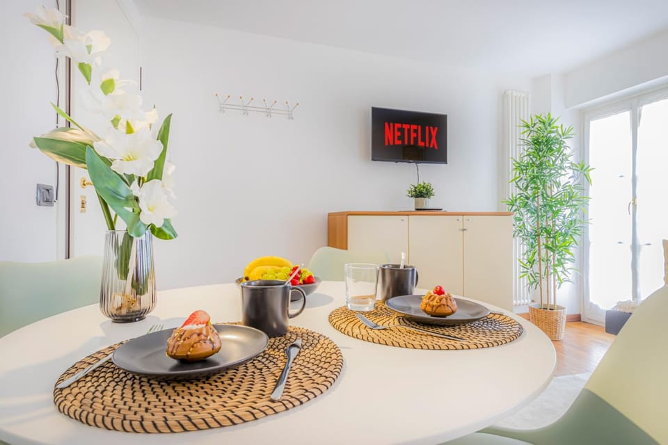 TV and multimedia, Dining area