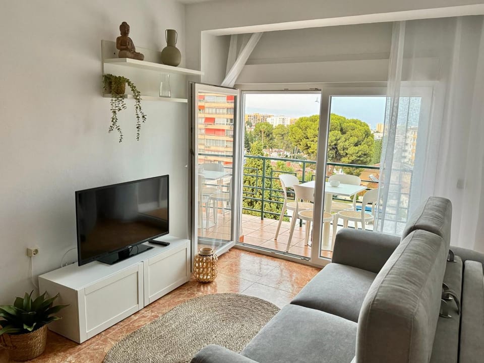 Communal lounge/ TV room, TV and multimedia, View (from property/room), Balcony/Terrace, Living room, Seating area