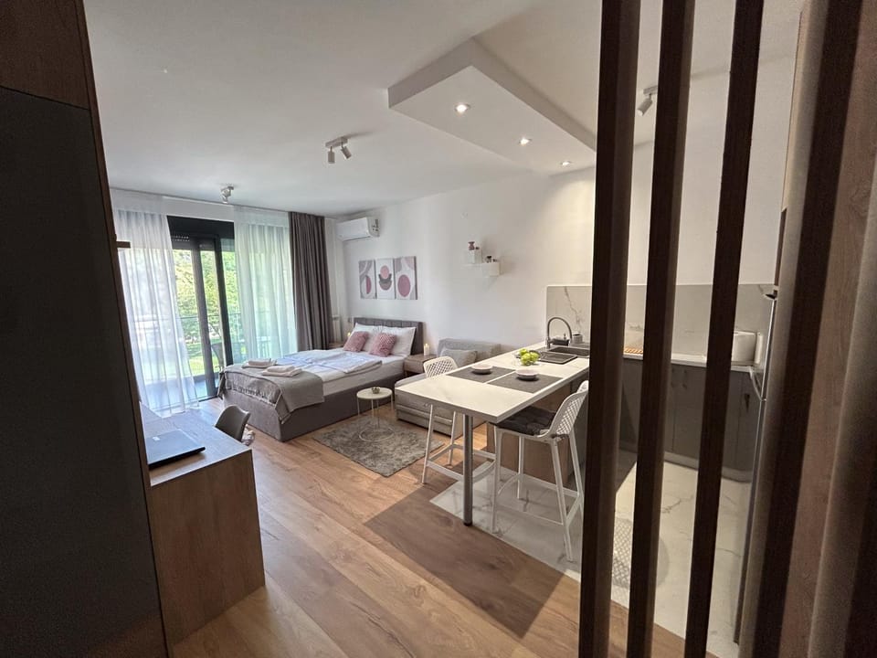 Bed, Living room, Seating area