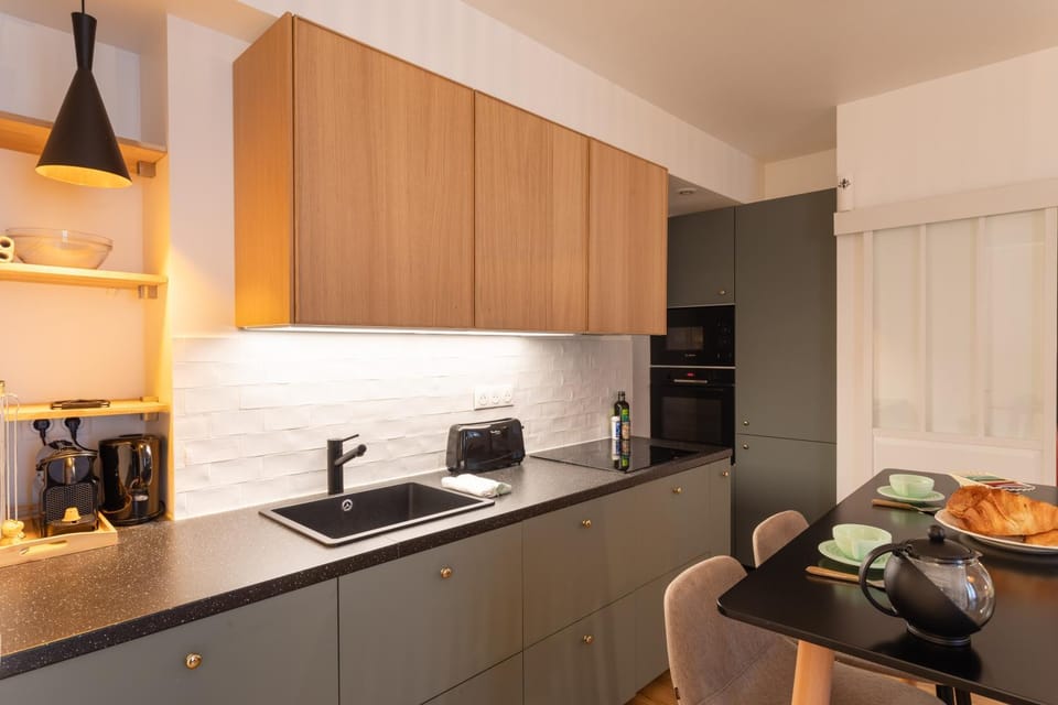 Kitchen or kitchenette