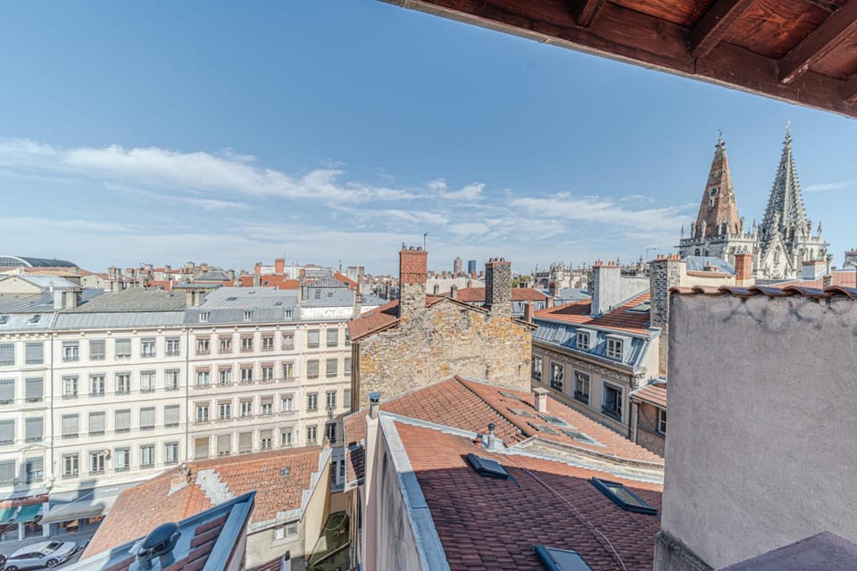 Charming duplex with panoramic view of Cordeliers Apartment in Lyon