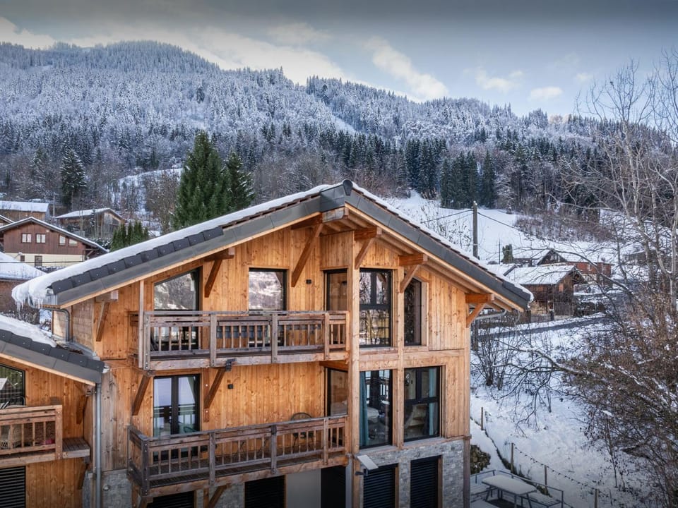 Property building, Natural landscape, Winter, Mountain view