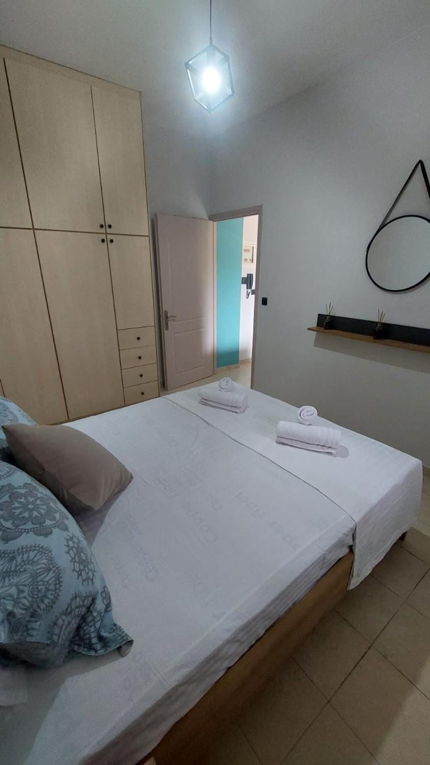 Bed, Photo of the whole room, wardrobe