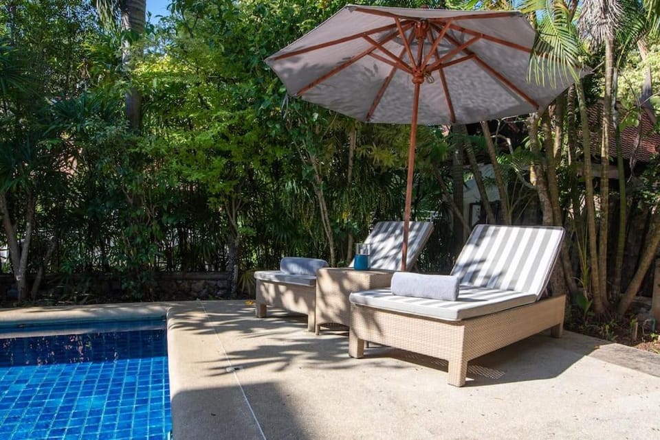 Patio, Pool view, Swimming pool, sunbed