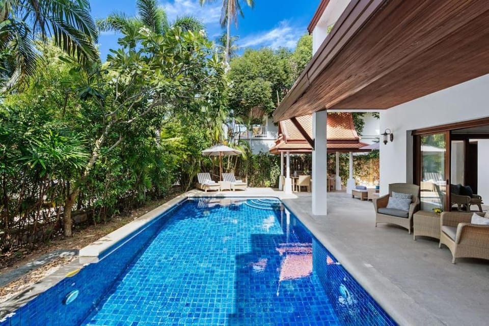 Property building, Patio, Garden, Pool view, Swimming pool, sunbed