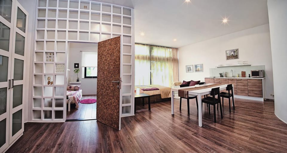 Kitchen or kitchenette, Living room, Dining area, Bedroom