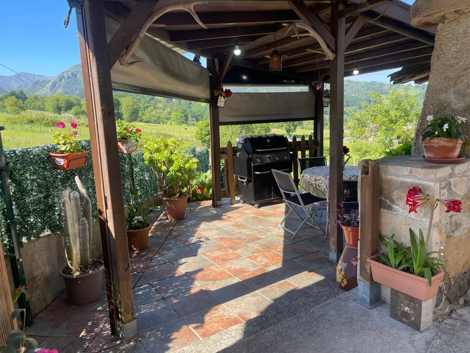 BBQ facilities, Garden, Balcony/Terrace, Pets