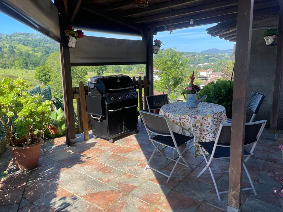 BBQ facilities, Garden, Balcony/Terrace