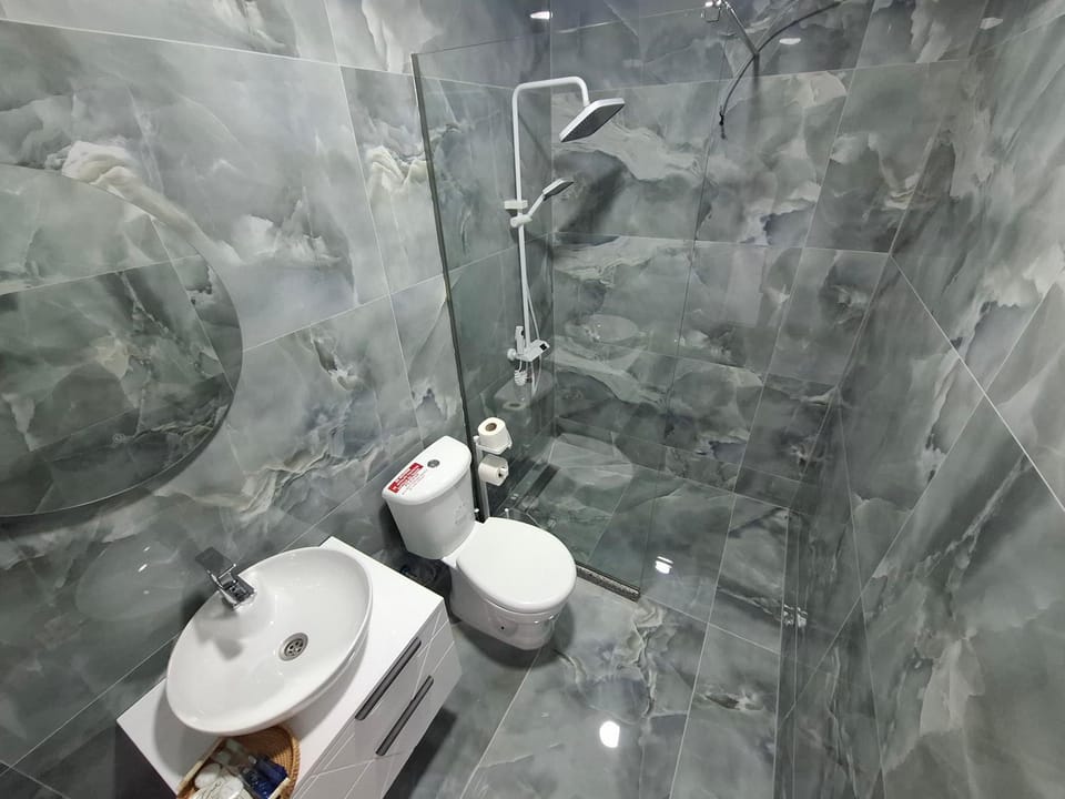 Shower, Toilet, Bathroom