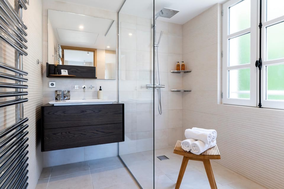 Shower, Bathroom, towels