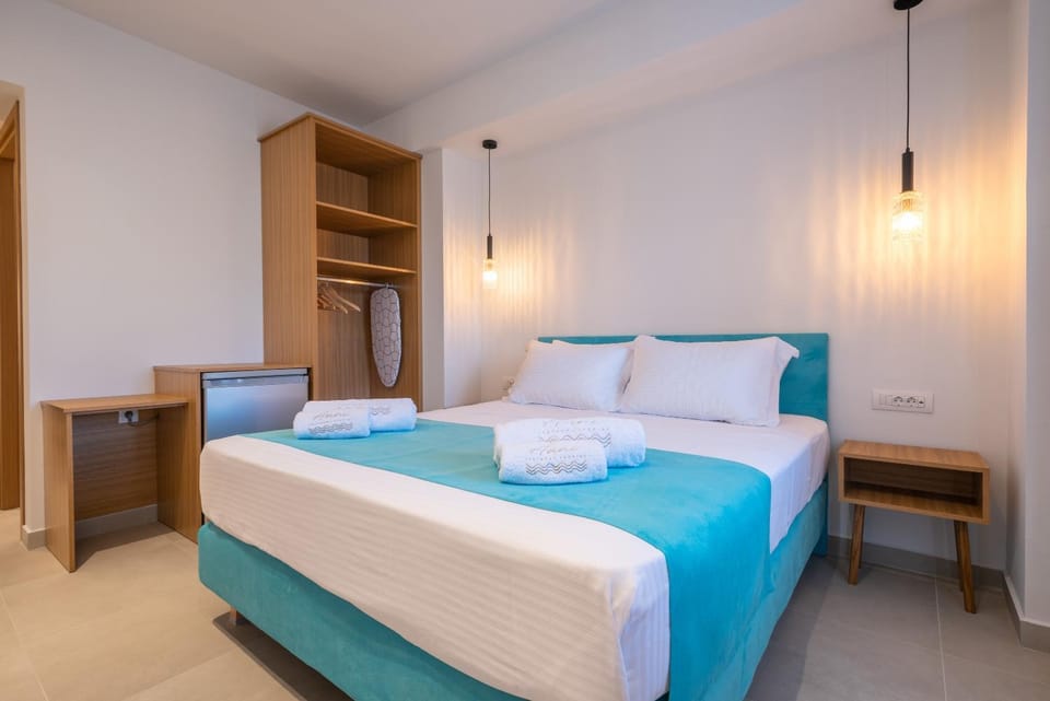 Bed, Photo of the whole room, Bedroom, towels, wardrobe